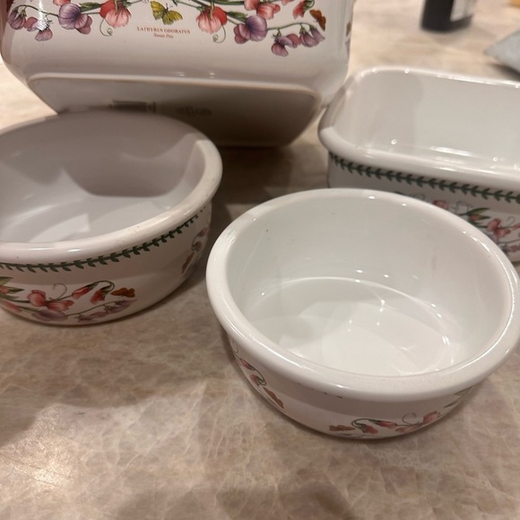Portmerion Sweet Pea set of 4 bowls . Two circle and two square . - Picture 3 of 10
